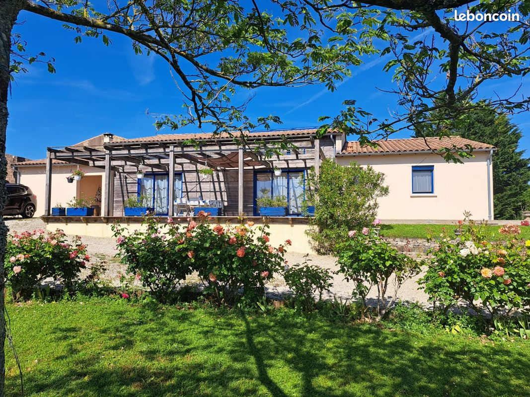 Maison 5 pièces 155 m² · à Champdeniers · 155 m² · 249 000 €