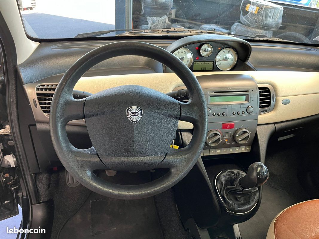 🚗 LANCIA Y 1.3 MULTIJET 16V ⚙️Full options ☀️ Toit ouvrant ❄️ Climatisation 🪑 Sièges en cuir (image 14)