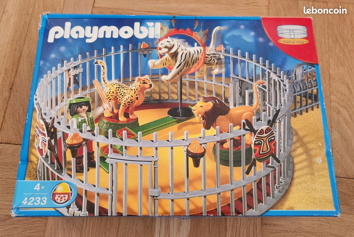 PLAYMOBIL 4232 CIRQUE ROULOTTE dresseur lion manège artiste voiture BOITE NEUVE EUR 138,00 - FR