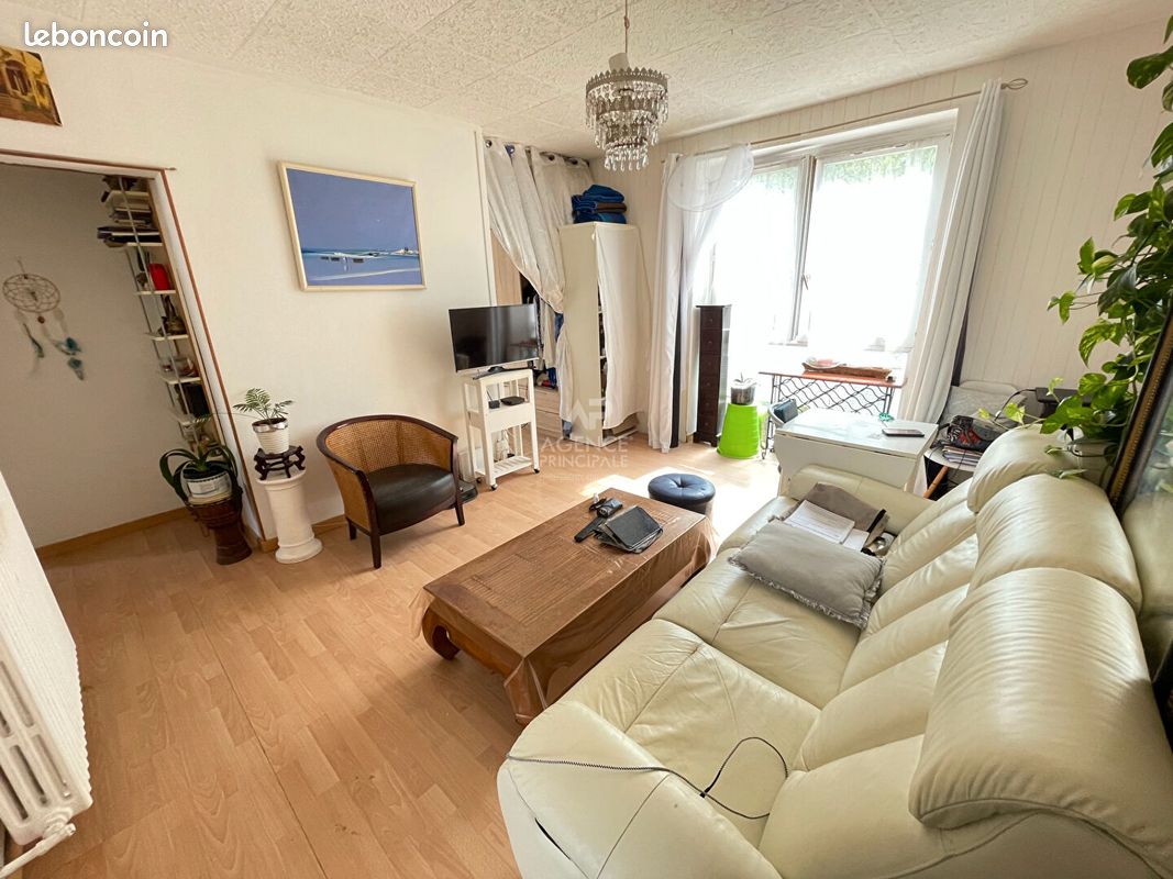 Appartement 3 pièces 48 m² · à Poissy · 48 m² · 160 000 €