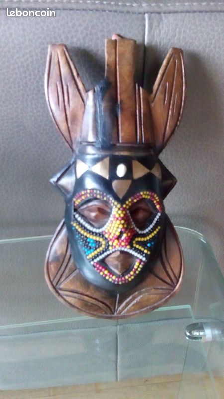 Masque africain décoratif (image 1)