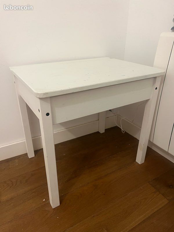 Bureau table enfants IKEA sundvik (image 3)