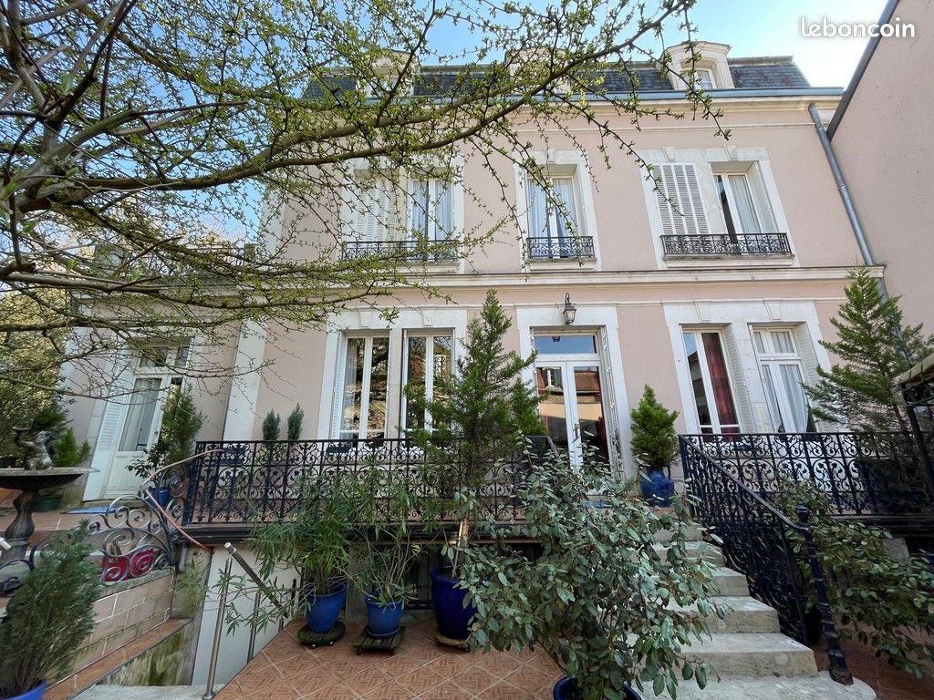 Maison 8 pièces 211 m² · à Auxerre · 211 m² · 610 000 €