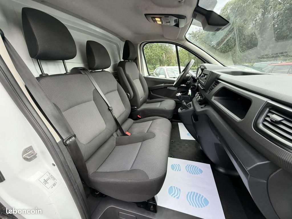 RENAULT TRAFIC L1H1 2800 Kg 2.0 Blue dCi - 130 Fourgon Confort TVA RECUPERABLE + CLIM (image 13)