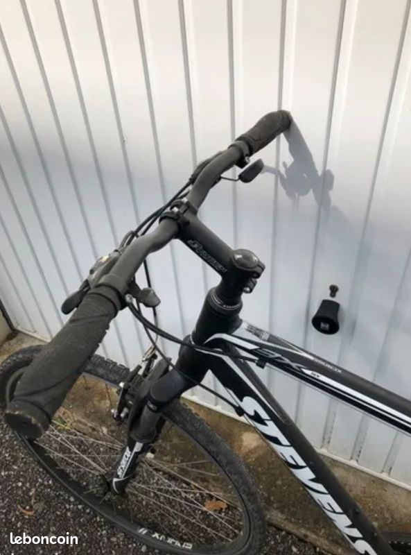 Vélo de marque Stevens (image 7)