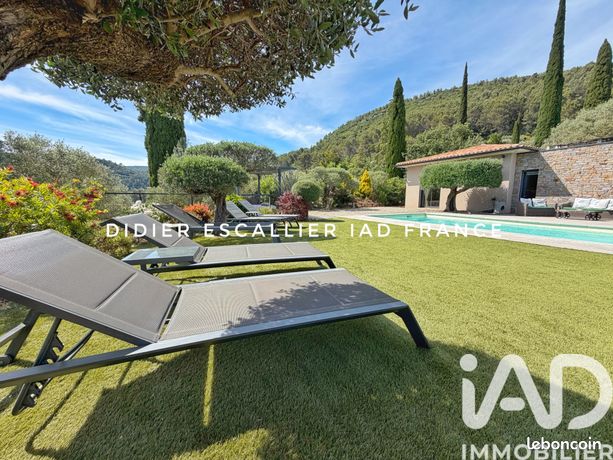 Villa 5 pièces 233 m²