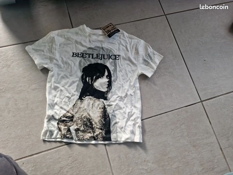 Tee shirt neuf primark beetlejuice 7. 8 ans (image 1)