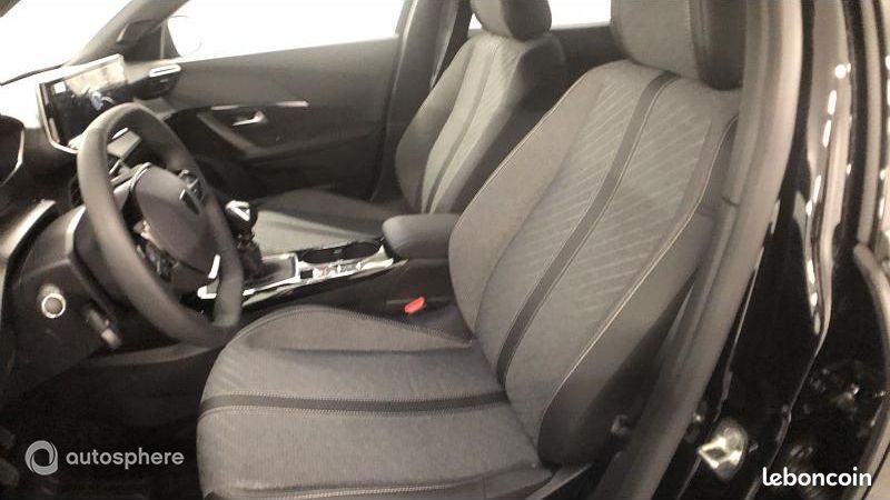 Peugeot 2008 1.2 PureTech 100ch S&S Allure (image 14)