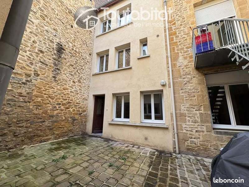 Maison 1 pièce 92 m² · à Charleville-Mézières · 92 m² · 820 €/mois