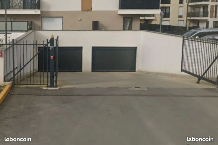 Grande place de parking sous terrain - Plaisir - Proche N12 · 14 000 €