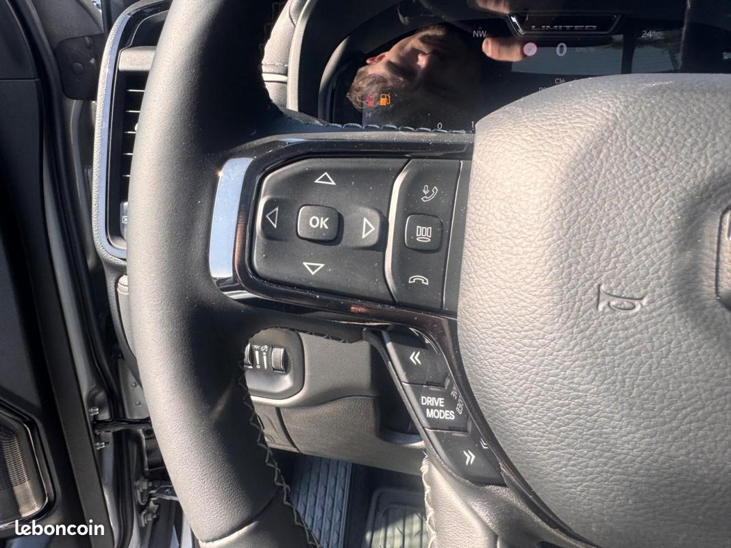 Dodge ram 1500 crew limited night edition rambox 2025 (image 14)