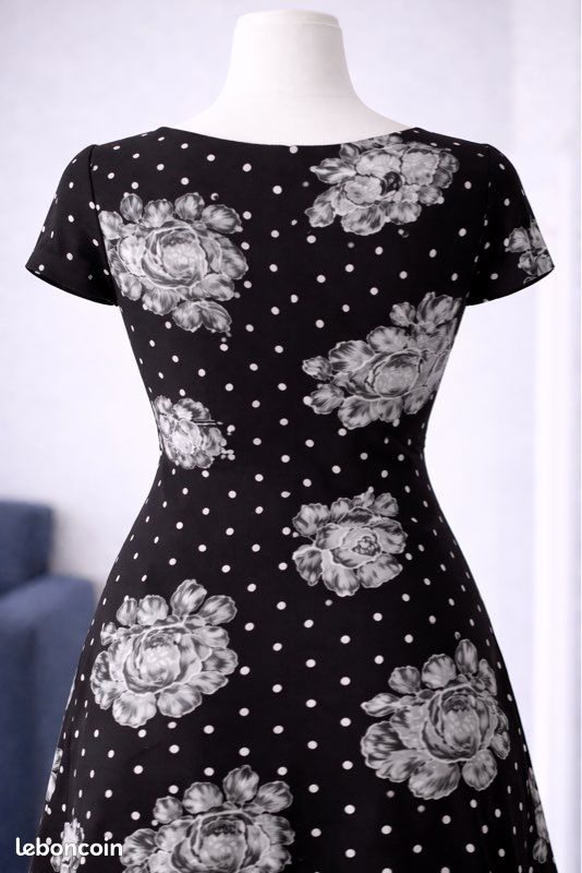 Robe Ambiance Femme Junior - Noire à Fleurs, Taille M, Sans Manches, Stretch - Neuve Avec étiquette