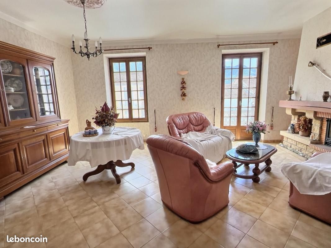 Appartement 3 pièces 80 m² · à Roquebillière · 80 m² · 190 000 €