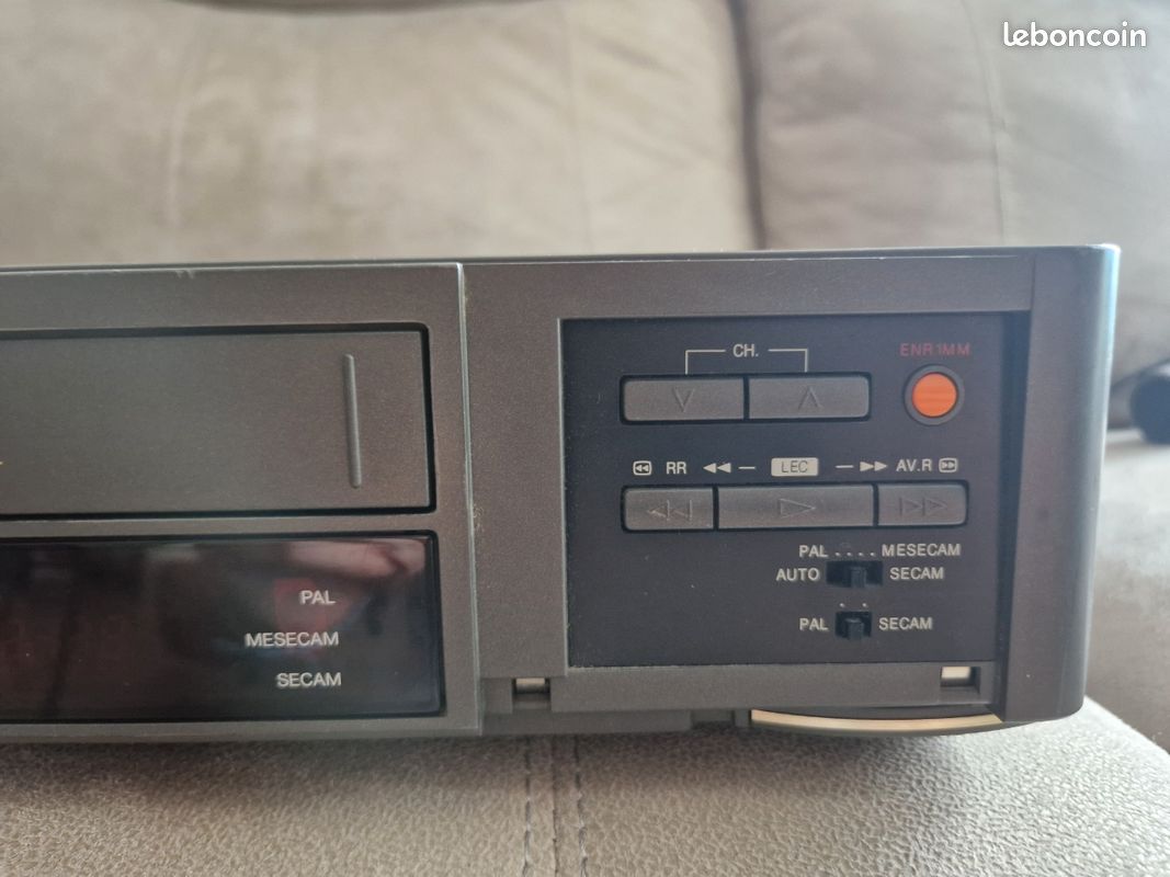 MAGNETOSCOPE VHS PAL Secam Sony SLV-SE600 avec telecommande EUR 39,00