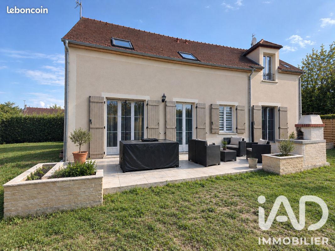 Maison 4 pièces 111 m² · à Marines · 111 m² · 365 000 €