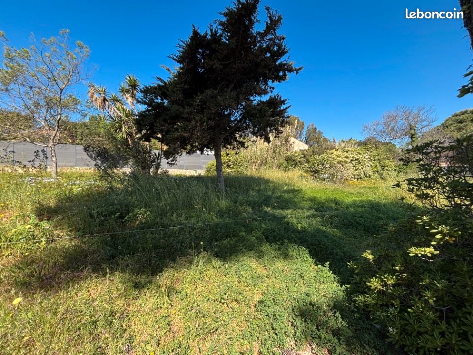 Terrain 880 m² Hyeres · à Hyères · 800 000 €