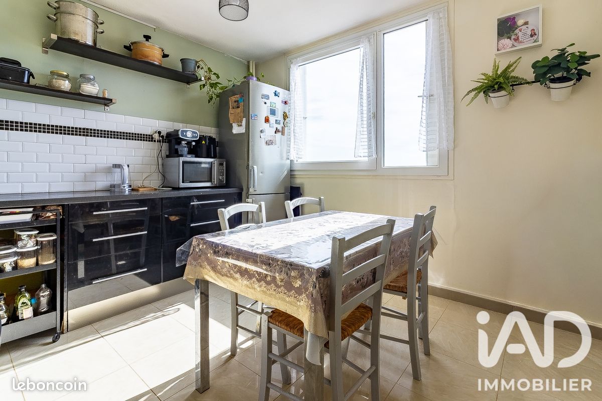 Appartement 4 pièces 82 m² · à Lyon · 82 m² · 219 000 €