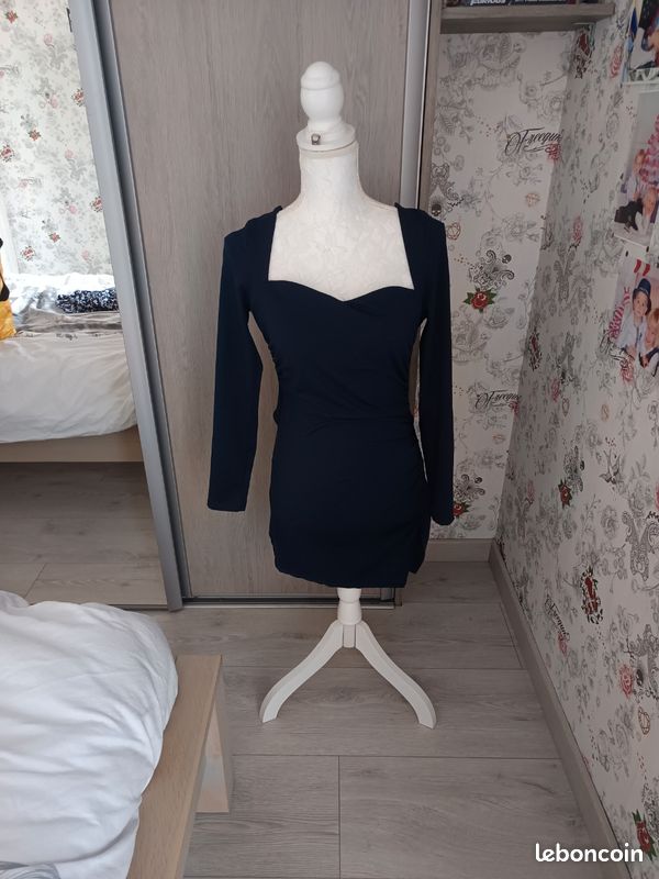 Robe moulante (image 1)