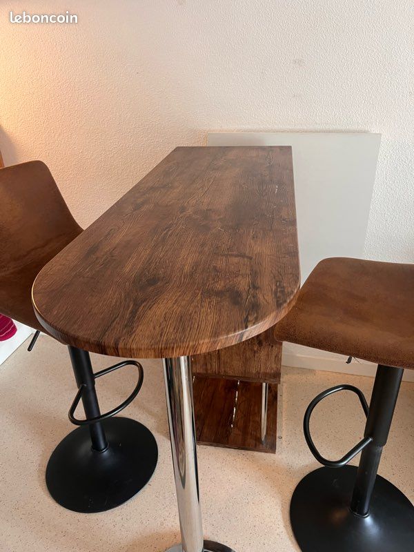 URGENT Table Bar Avec Chaises Hautes (image 2)