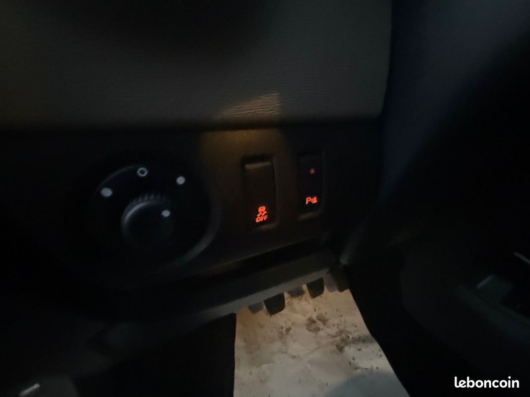 Dacia lodgy 1.2i tce - 16v turbo 115cv silver line 7 places 2016 (image 23)