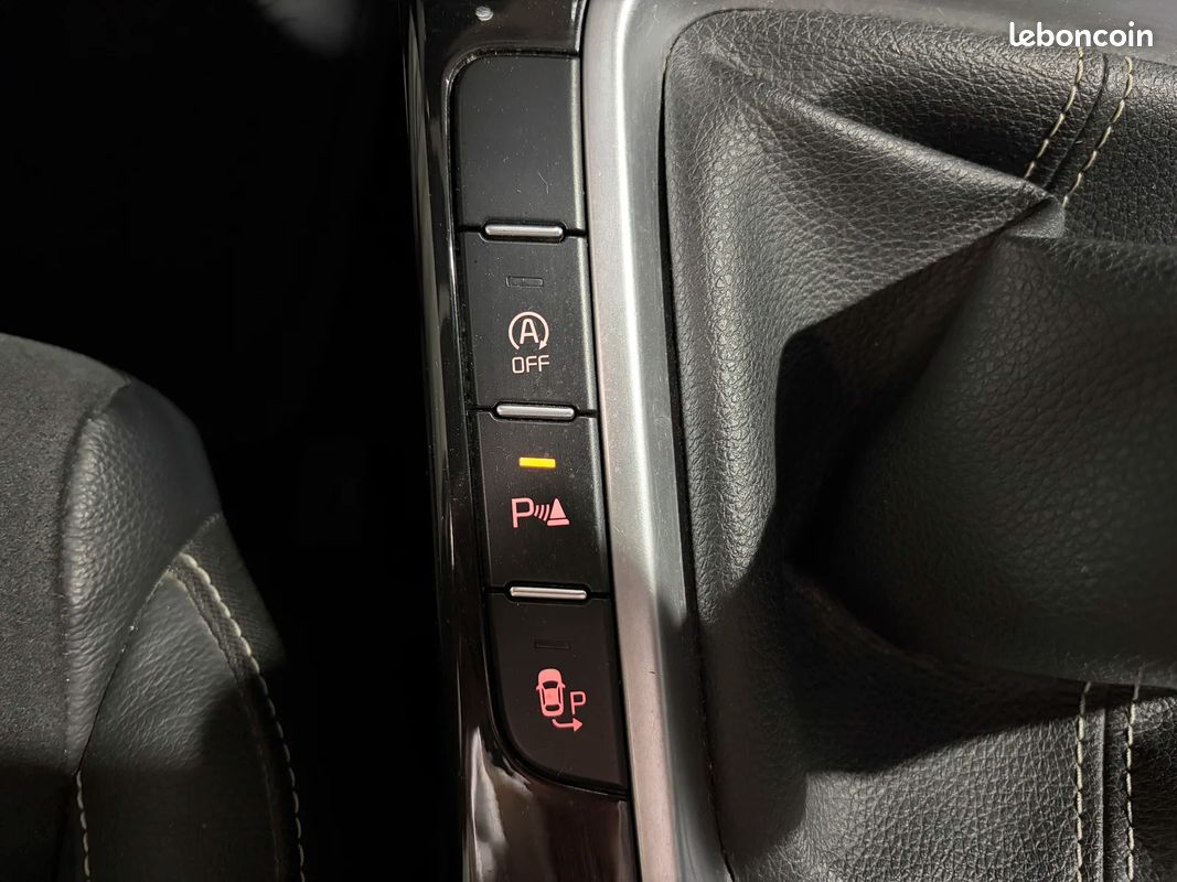 Kia CEED 1.4 140 GT Line Premium FULL ENTRETIEN KIA / TOIT OUVRANT / VOLANT CHAUFFANT (image 25)
