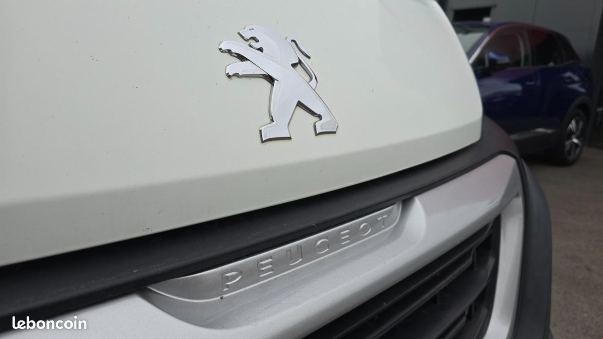Peugeot Boxer Fourgon Surélevé 333 L2H2 Pack Clim Nav HDi 130 (image 6)