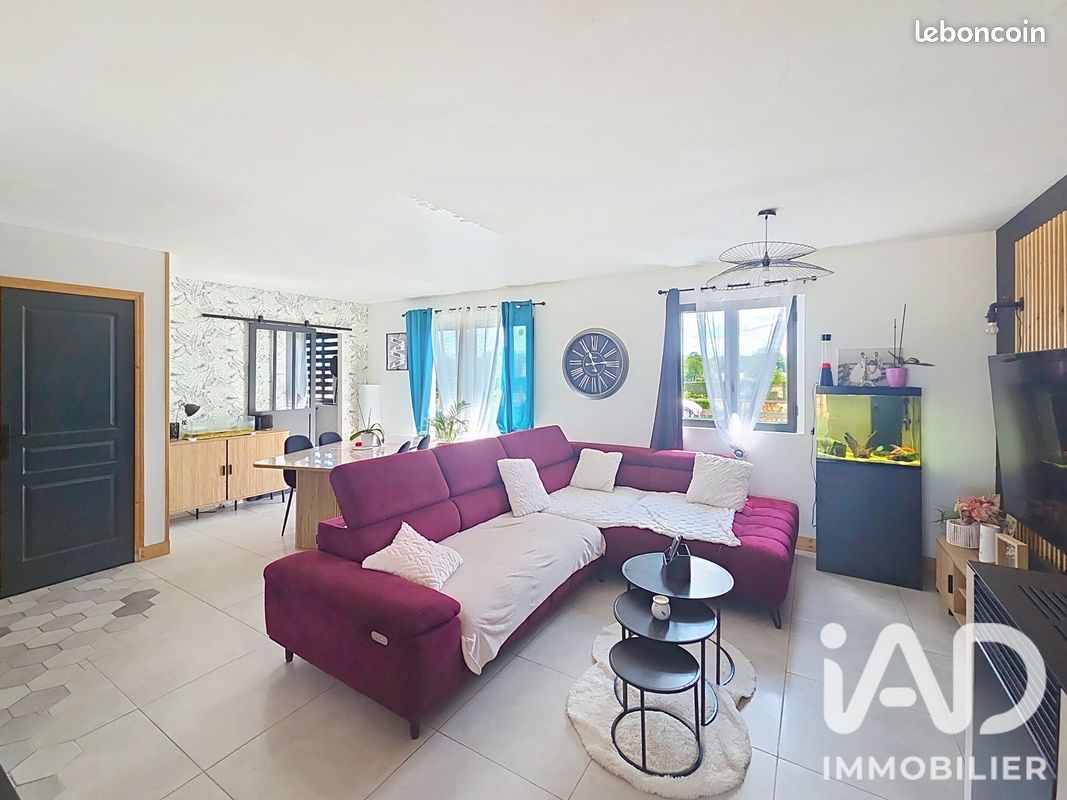 Maison 5 pièces 88 m² · à Tour-en-Bessin · 88 m² · 247 000 €