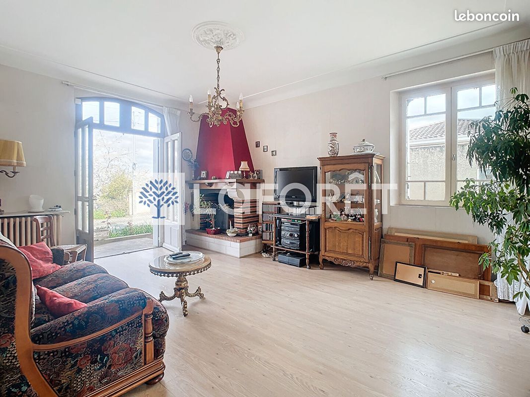 Maison 7 pièces 144 m² - Thouars 79100 (image principale 2)