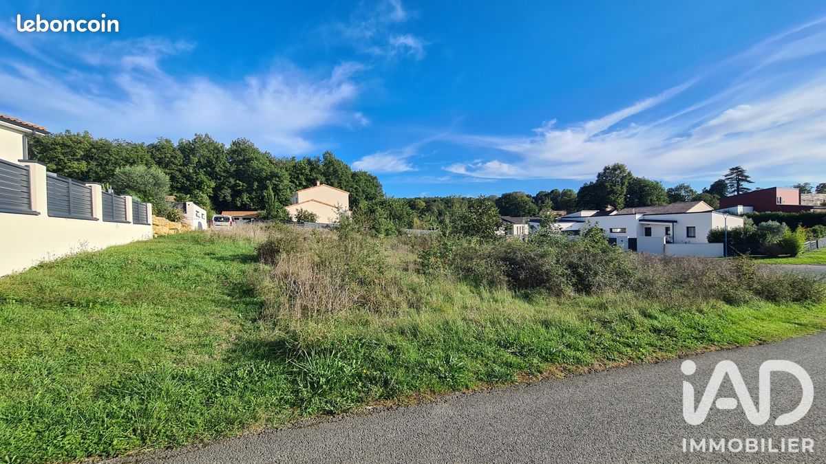 Terrain 1175 m² · à Ligugé · 1 175 m² · 80 000 €