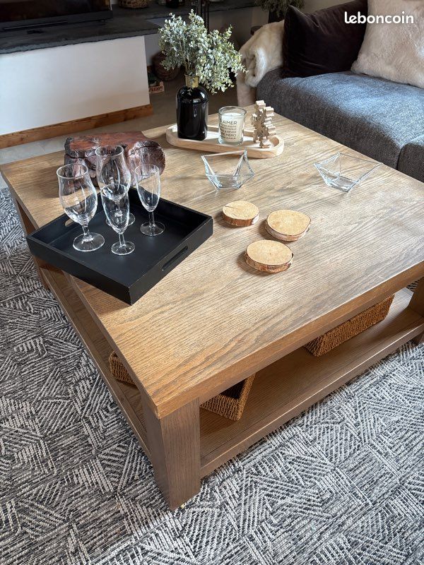 Table basse esprit indus en métal et bois recyclé. plateaux bois massif