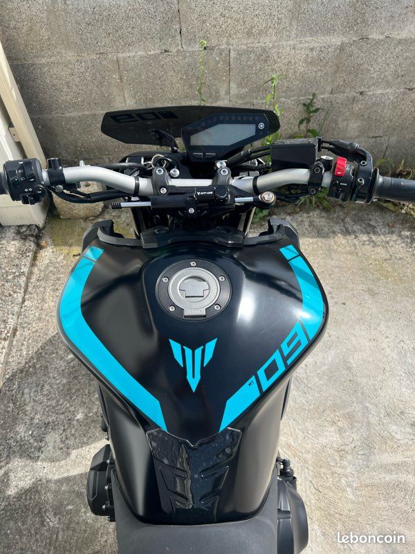 Yamaha mt09 (image 2)