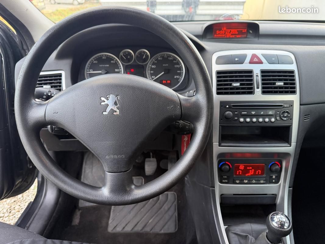 Peugeot 307 1.6 HDi90 Confort 5p (image 5)