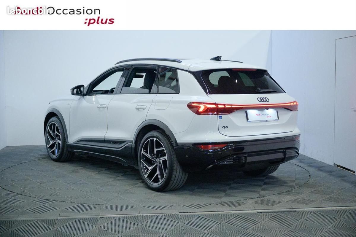 Audi q6 e-tron 306 ch 100 kWh performance S line (image 18)