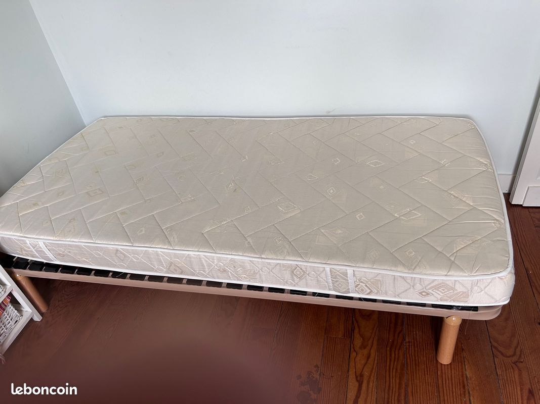Lit : Sommier cadre à lattes 90x190t (sans le matelas) (image 2)