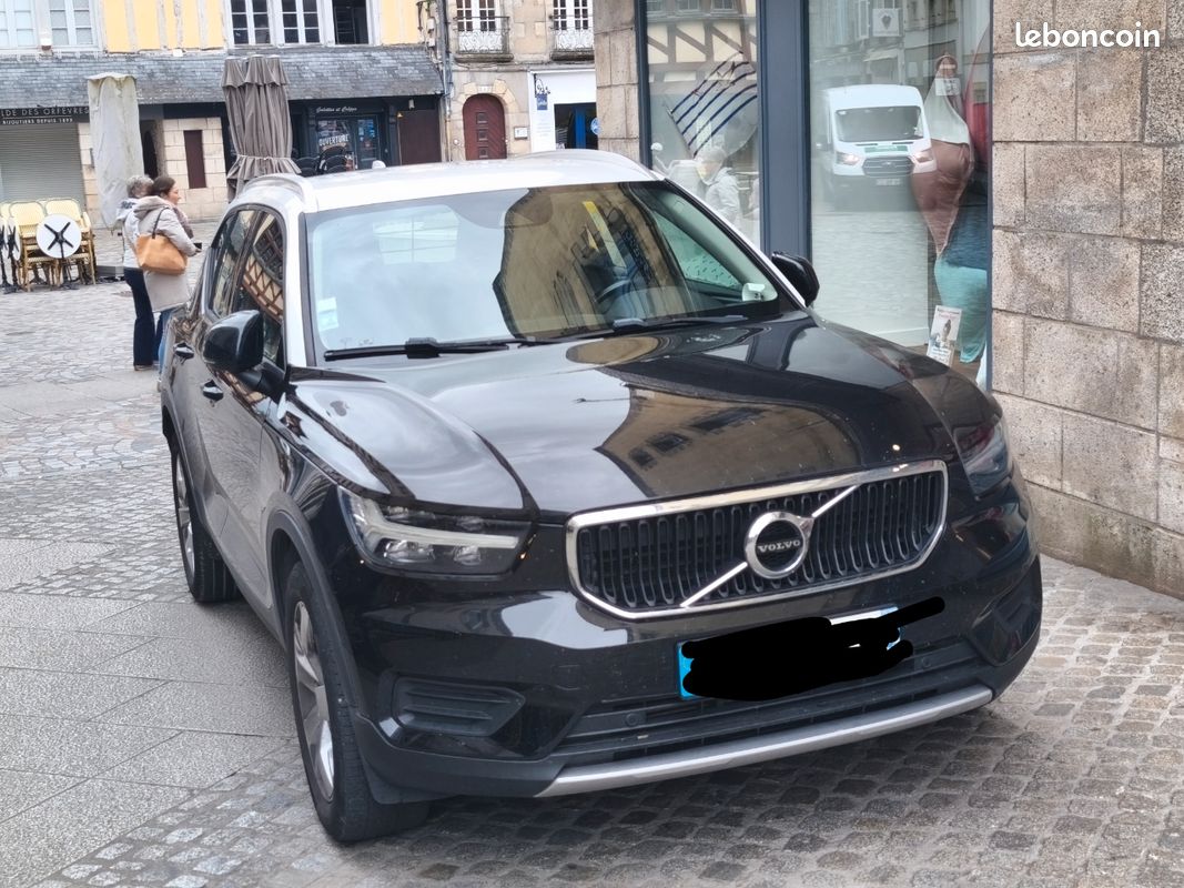 Volvo xc40 (image 2)