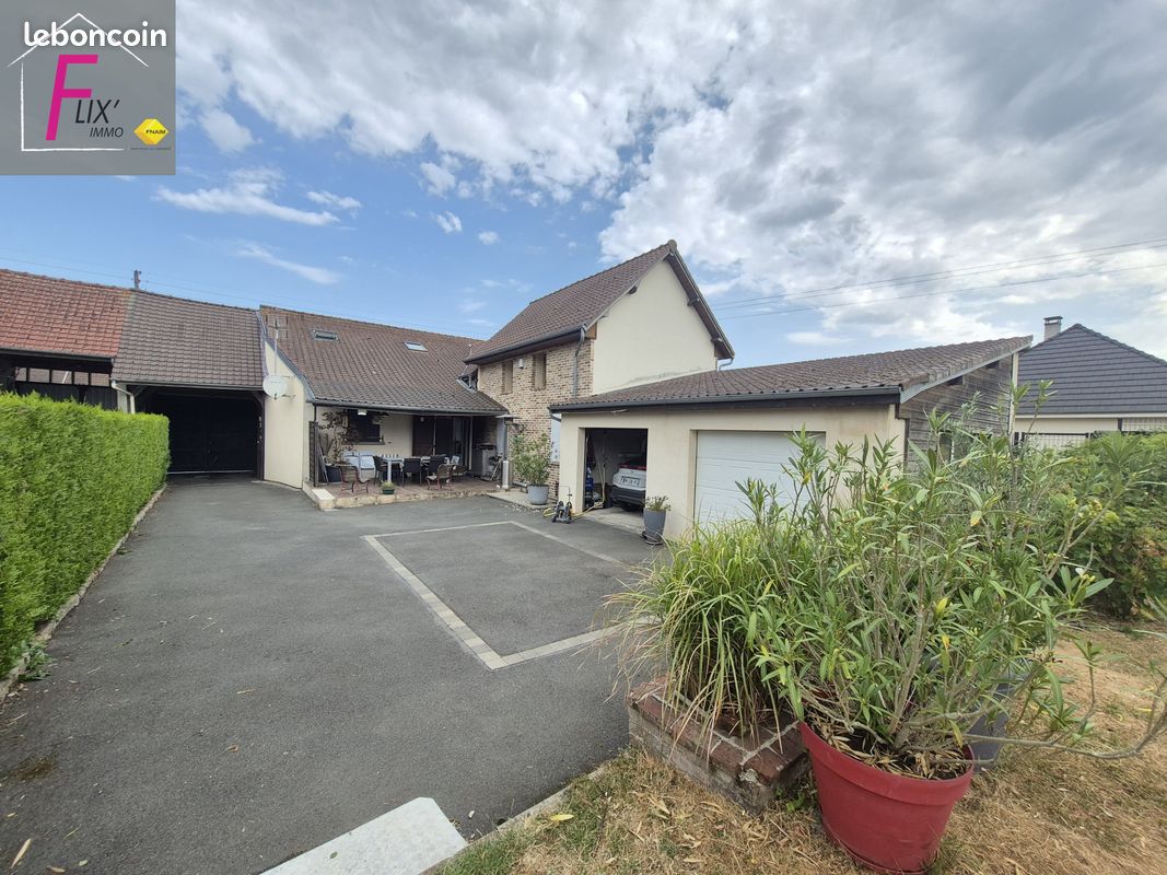 Maison 8 pièces 150 m² · à Vignacourt · 150 m² · 283 000 €