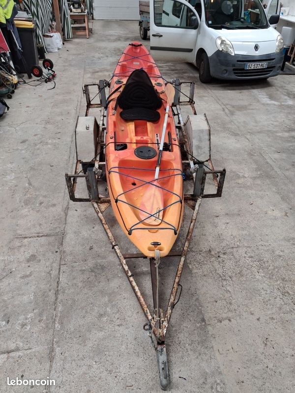 Kayak de peche (image 1)