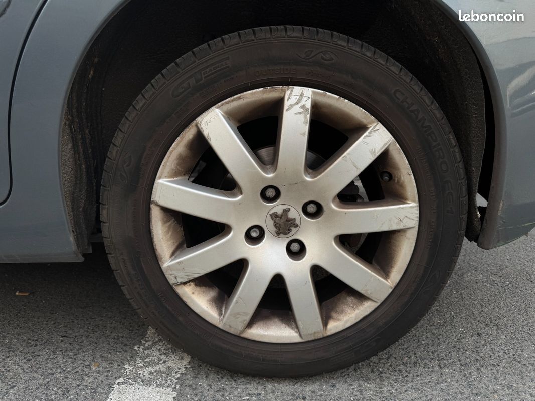 PEUGEOT 207 1.6 120ch Exécutive - 2ème Main / Courroie Accessoire OK (image 24)