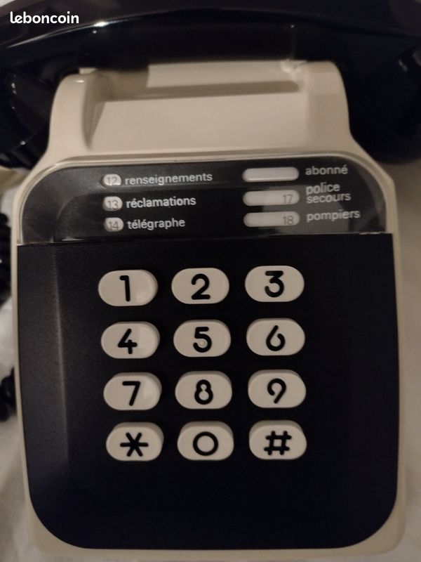 Ancien téléphone rouge à cadran vintage socotel s63 ptt Ancien téléphone rouge à cadran vintage socotel s63 ptt