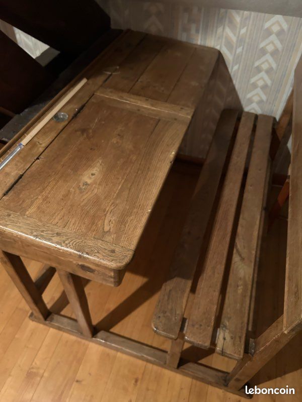 Table ancienne d’écolier (image 2)