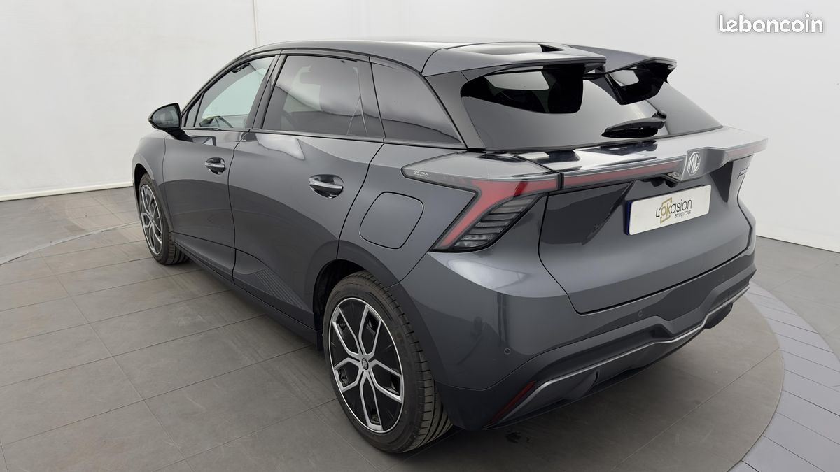 MG MG4 Electric 51kWh - 150 kW 2WD LUXURY (image 3)