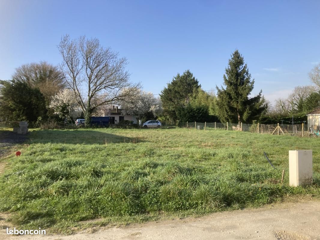 Terrain 600 m² Cubzac Les Ponts · à Cubzac-les-Ponts · 90 000 €
