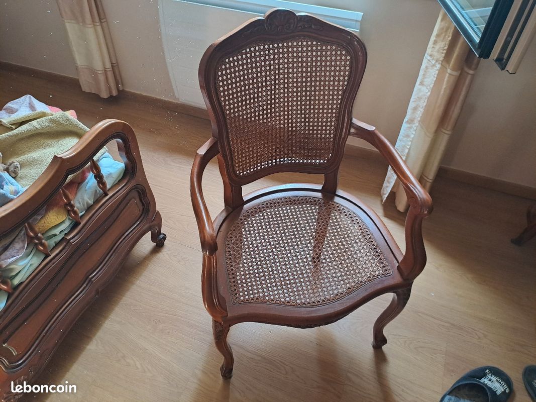 Chaise en rotin (image 1)