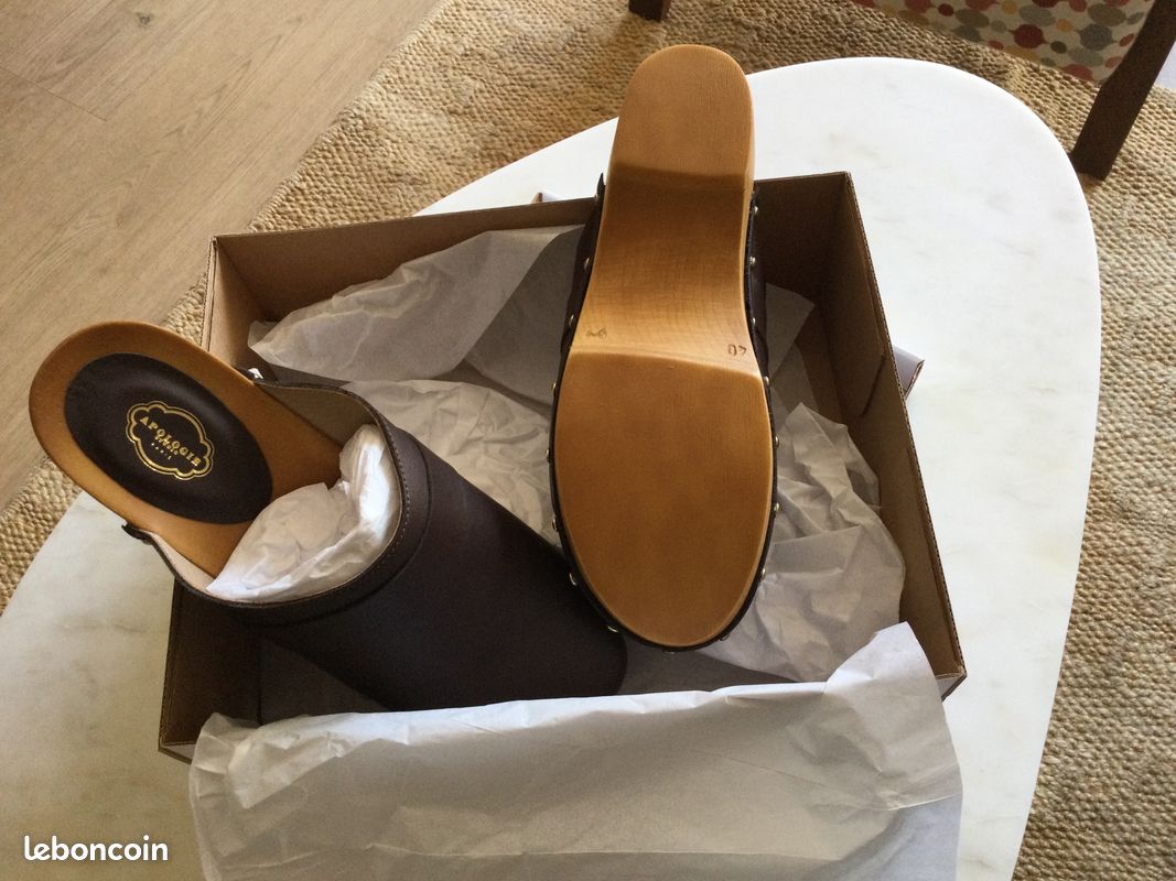 Sabots en cuir marron et bois (image 2)