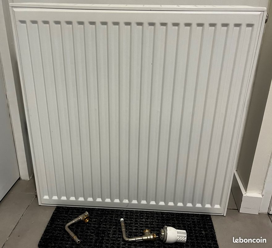 RADIATEUR Eau chaude double compact Acier blanc 70x70x10 (image 1)
