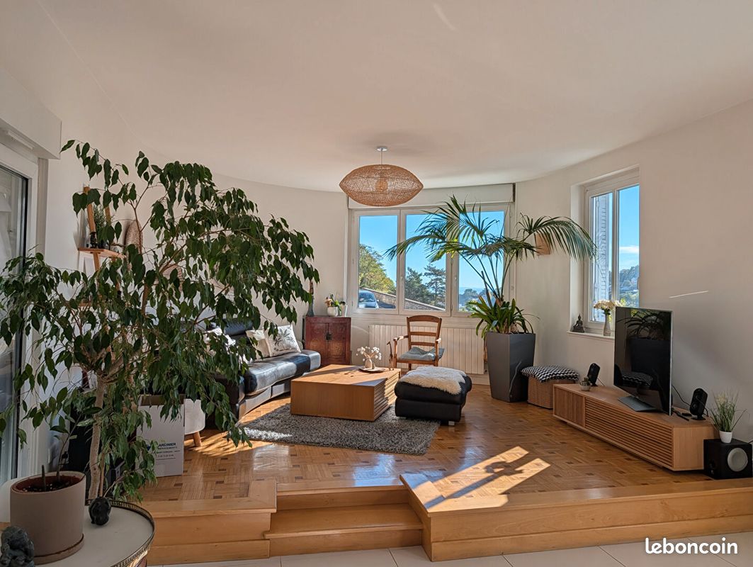 Maison 8 pièces 230 m² · à Royat · 230 m² · 525 000 €