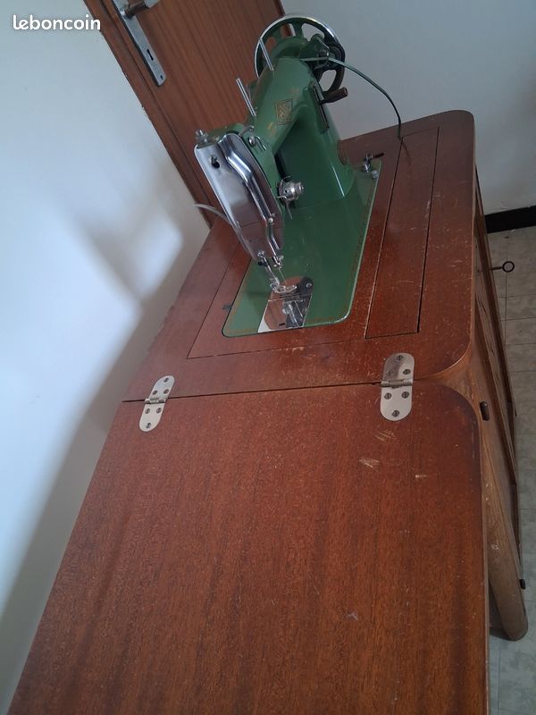 Meuble avec machine a coudre (image 7)