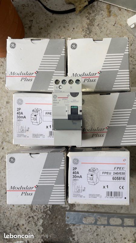Lot inter dif 30ma type ac 40a 24 pièces (image 1)