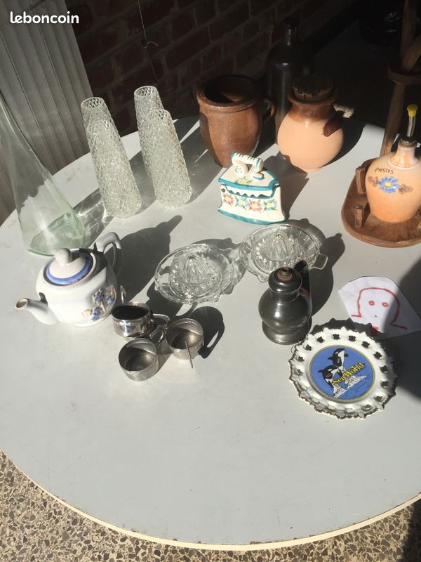 Lot de 12 bibelots pour bradeux (image 1)