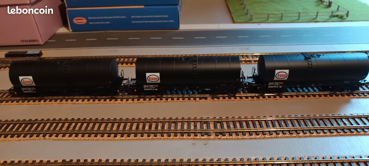 10 Wagons De Train Miniatures Aléatoires - Échelle HO/TT